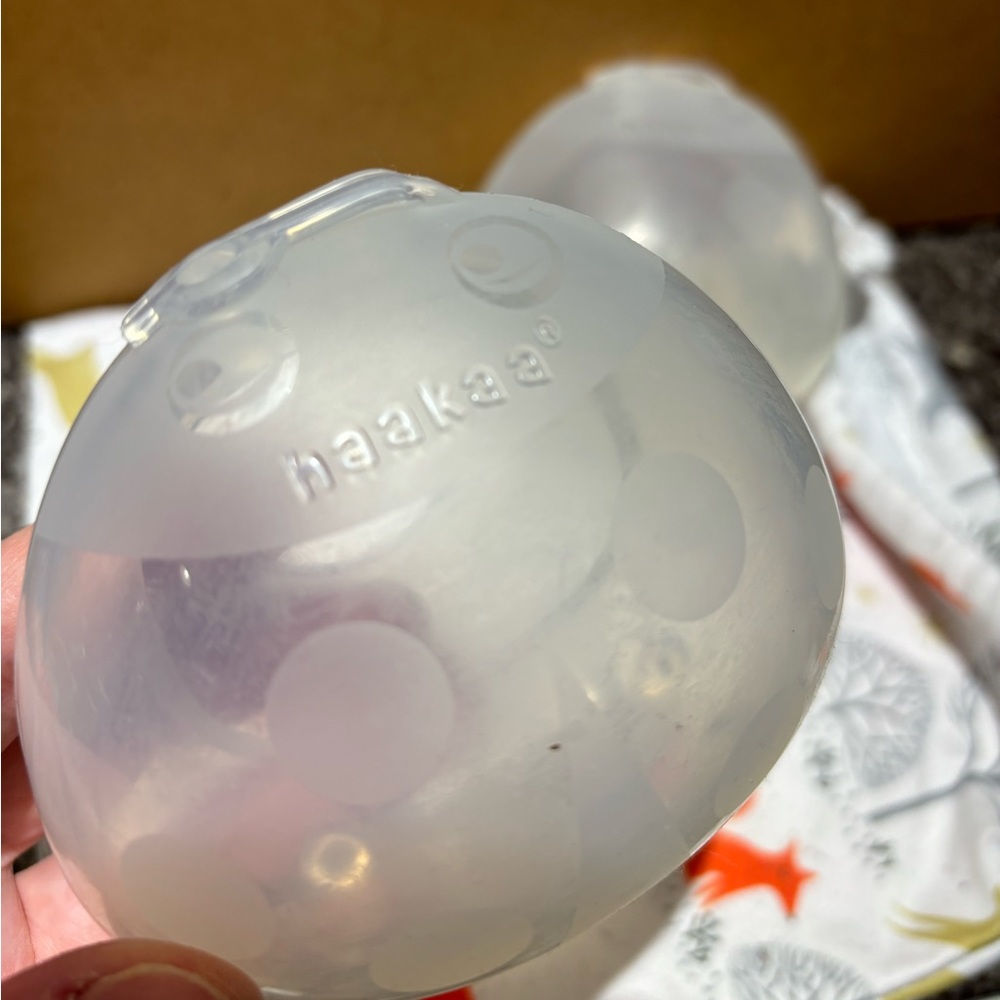 Haakaa lady bug breast milk catchers